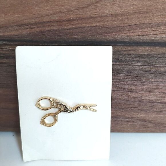 Miniature Gold Crane Scissor Lapel Pin Tie Tack Vintage Unisex - Picture 2 of 8